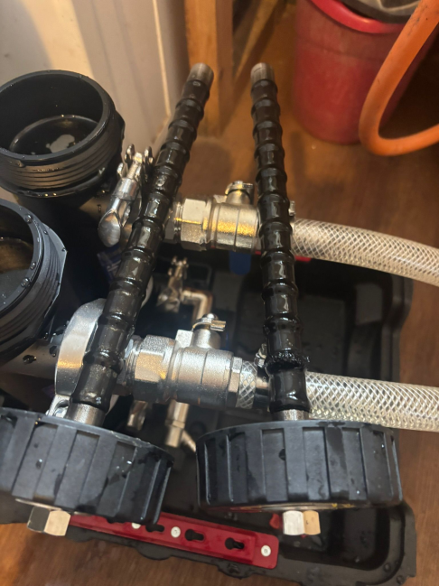 Pump assembly components — valves, fittings and flexible hoses